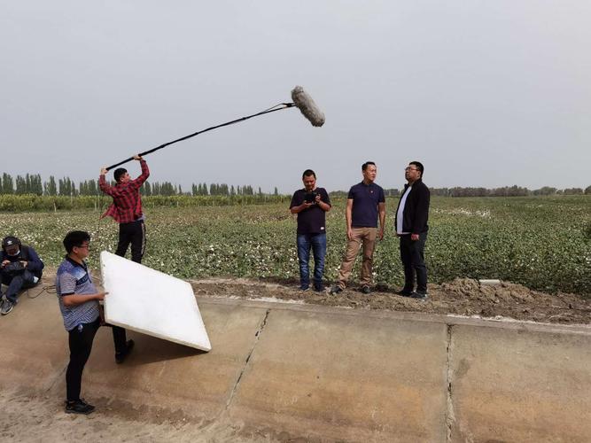 新疆电视台美丽家园微电影摄制组前期拍摄