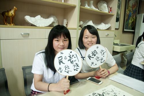 国风脉脉民韵悠悠上海市陆行中学举行中日高中生艺术交流活动